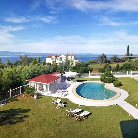 아파트 Family Maisonette With Pool #2