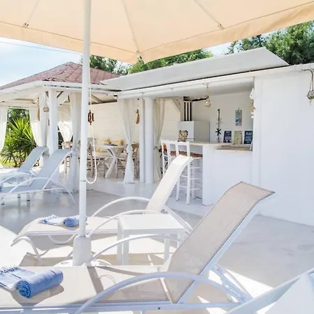 Family Maisonette With Pool #2 Néa Fókaia
