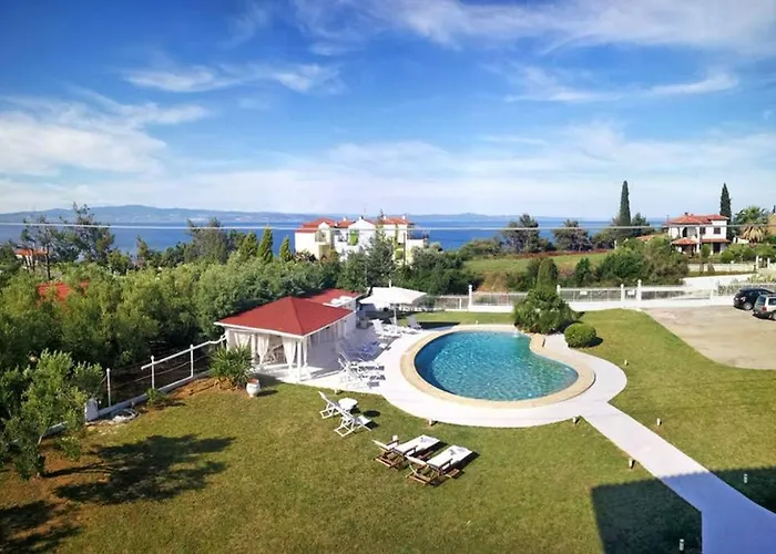 아파트 Family Maisonette With Pool #2