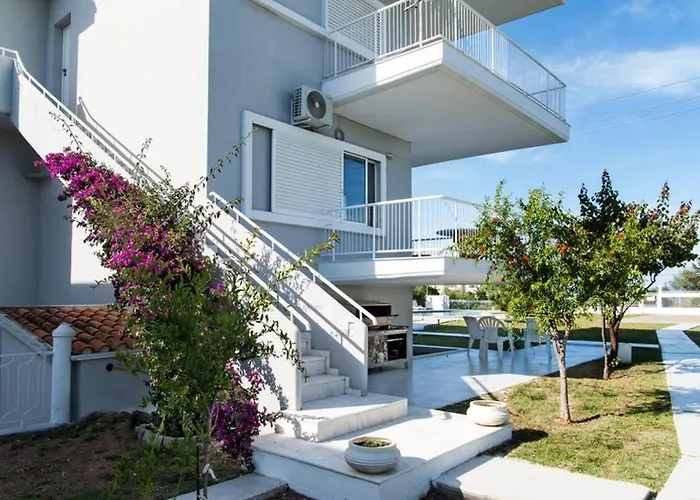 Family Maisonette With Pool #2 *