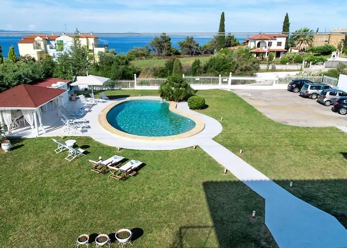 Family Maisonette With Pool #2 *
