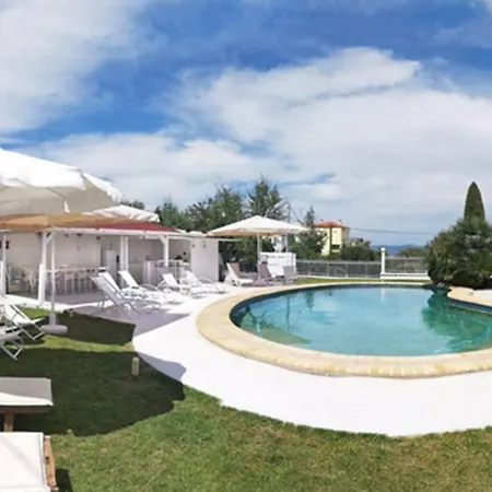 Family Maisonette With Pool #2 *