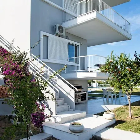 Family Maisonette With Pool #2 *