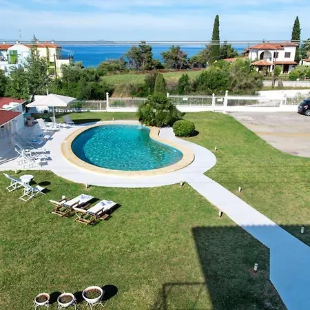 Family Maisonette With Pool #2 *