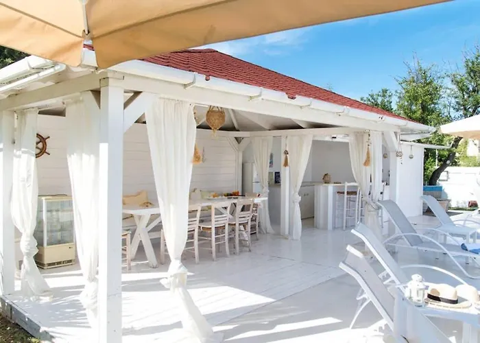 Family Maisonette With Pool #2 *